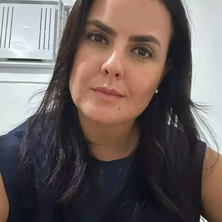 Dra. Michele Caixeta  Advogada Trabalhista