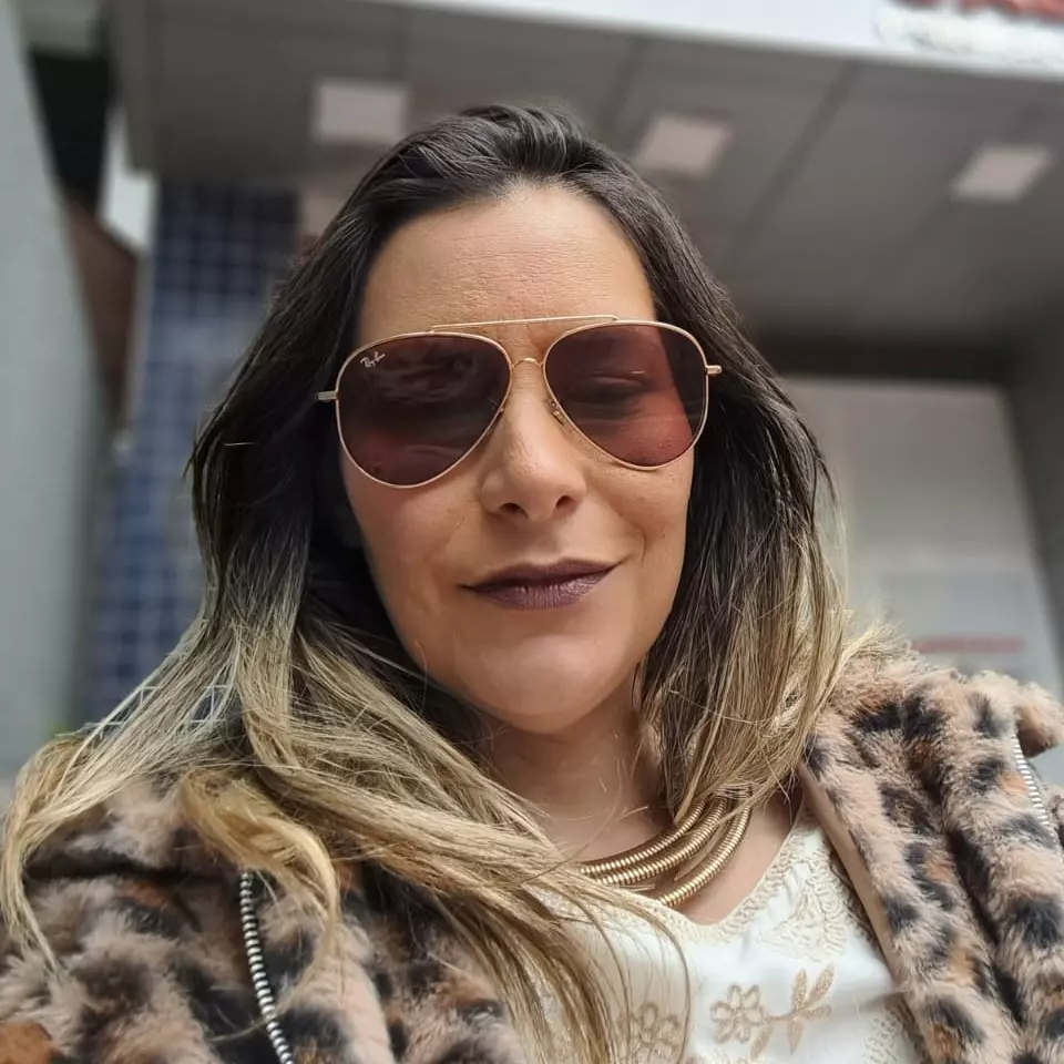Aline Gomes Souza De Almeida